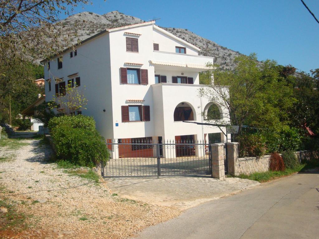 Apartments Vukelic Starigrad Paklenica Esterno foto