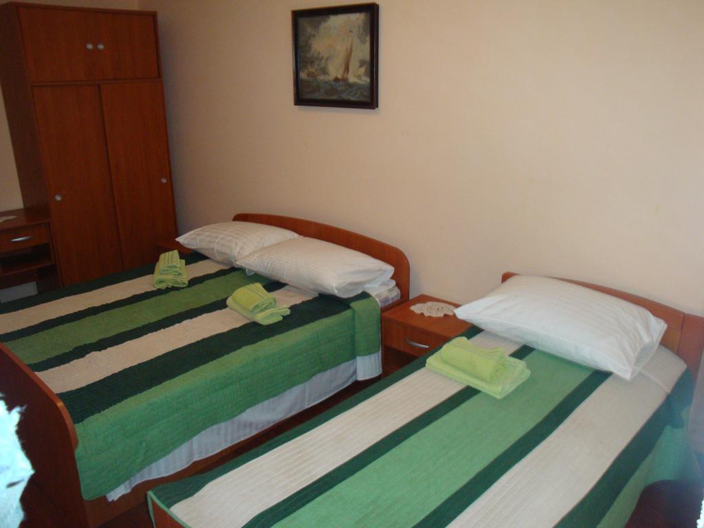 Apartments Vukelic Starigrad Paklenica Esterno foto