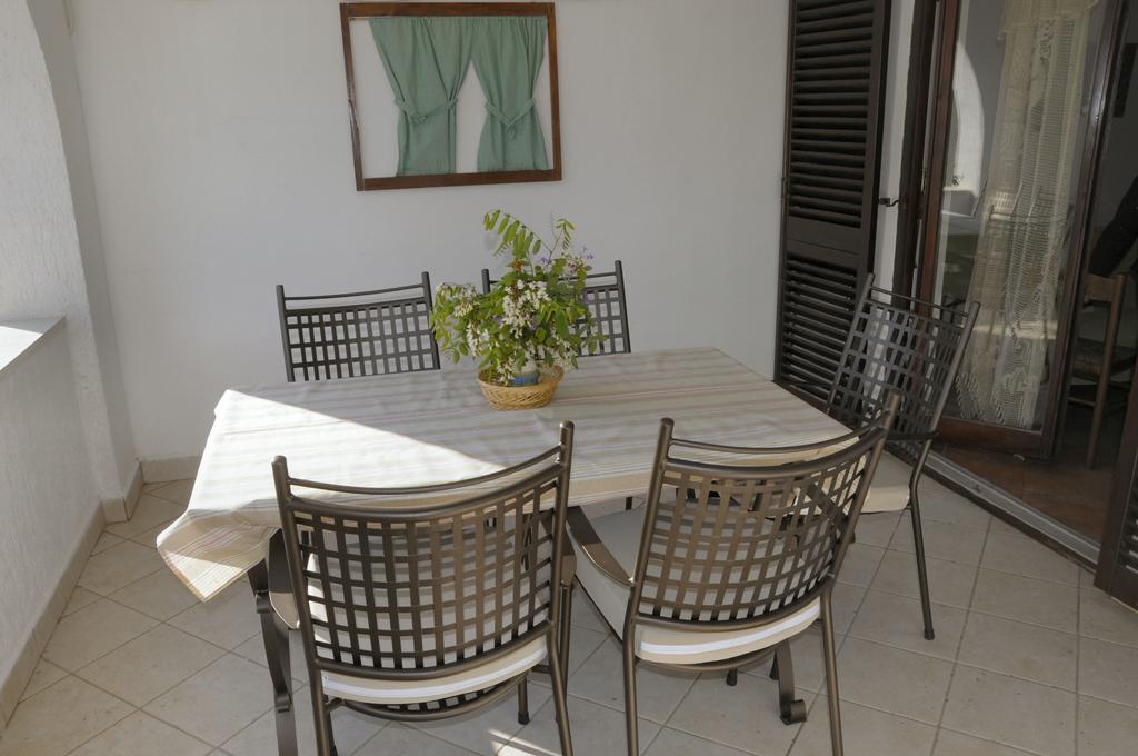 Apartments Vukelic Starigrad Paklenica Esterno foto