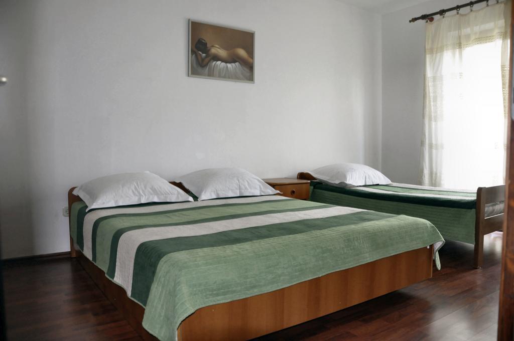 Apartments Vukelic Starigrad Paklenica Esterno foto