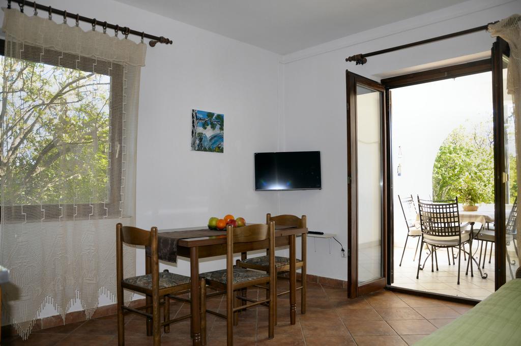Apartments Vukelic Starigrad Paklenica Esterno foto