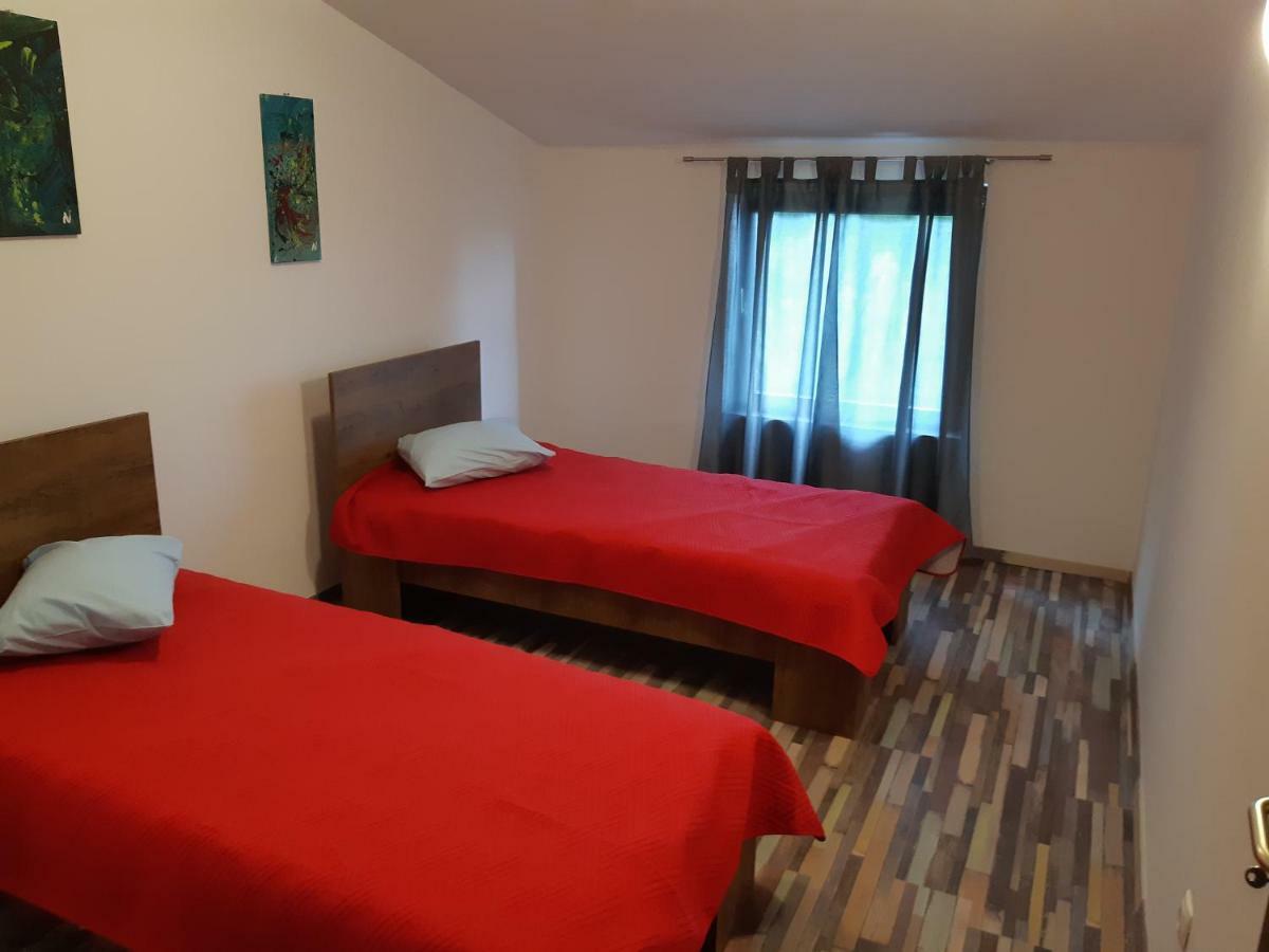 Apartments Vukelic Starigrad Paklenica Esterno foto