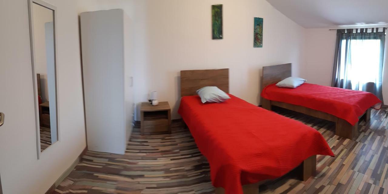 Apartments Vukelic Starigrad Paklenica Esterno foto