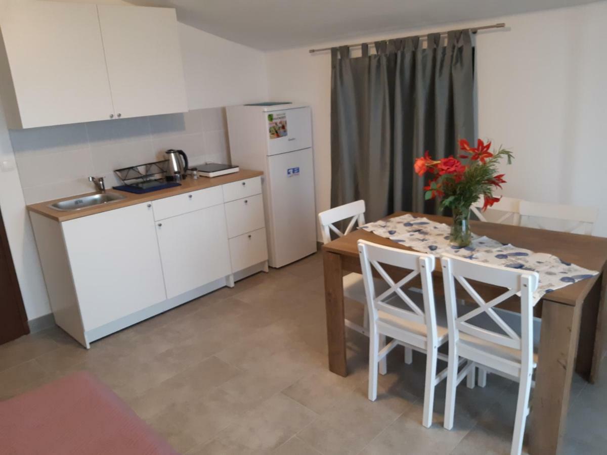 Apartments Vukelic Starigrad Paklenica Esterno foto