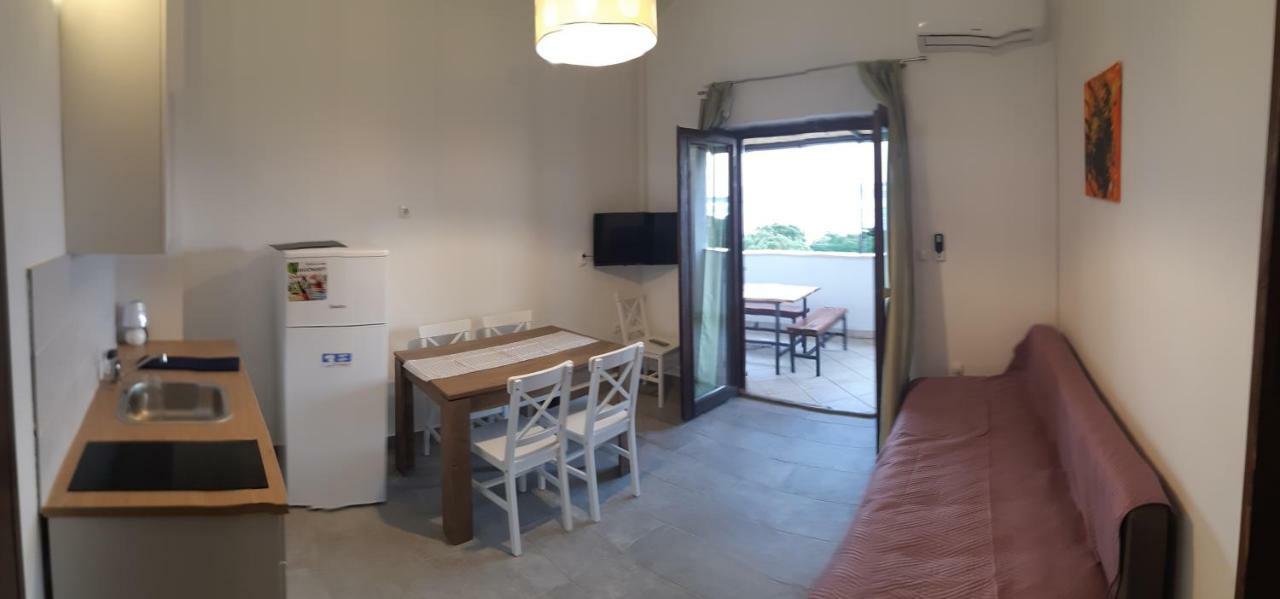 Apartments Vukelic Starigrad Paklenica Esterno foto